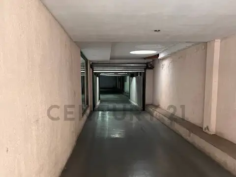 VENTA DE COCHERA - CENTRO