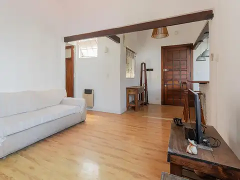 Venta DEPARTAMENTO LUMINOSO 2 AMBIENTES Y MEDIO CON BARRA DESAYUNADORA EN SAN TELMO