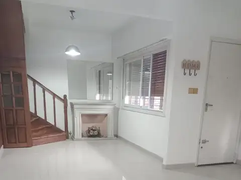 Casa 6 ambientes con 2 baños