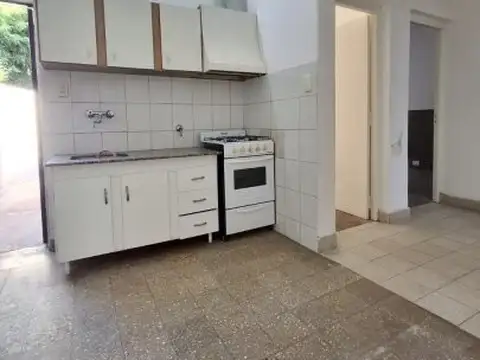 Casa en Alquiler con 1 cochera