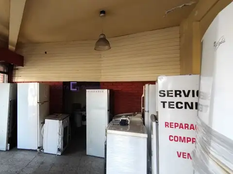 Local en Alquiler en Lomas Del Mirador, $ 400.000