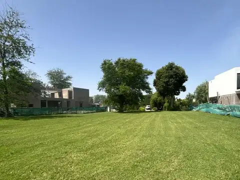 Lote a la laguna Ville 4 - Greenville Polo & Resort