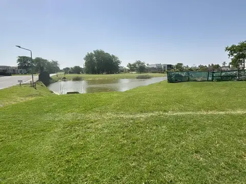 Lote a la laguna Ville 4 - Greenville Polo & Resort