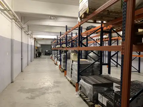 Galpon en Alquiler en Villa Lynch, USD 2.300