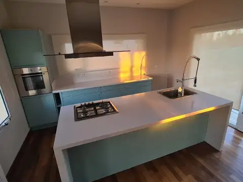 CASA EN VENTA: Barrio privado