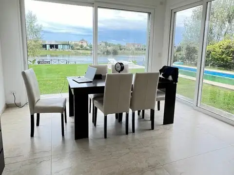 Casa en Venta en El Canton, USD 535.000