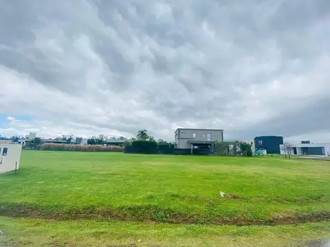 Lote en Barrio Privado "El Ensueño"