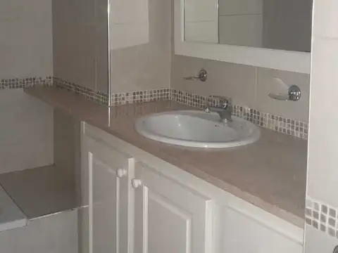 Departamento en Alquiler con 1 cocheras