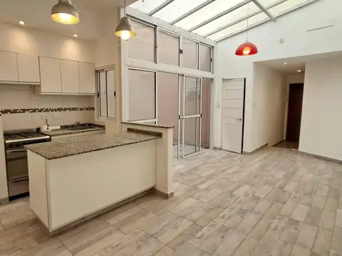 Depto Tipo Casa en Alquiler de 3 ambientes