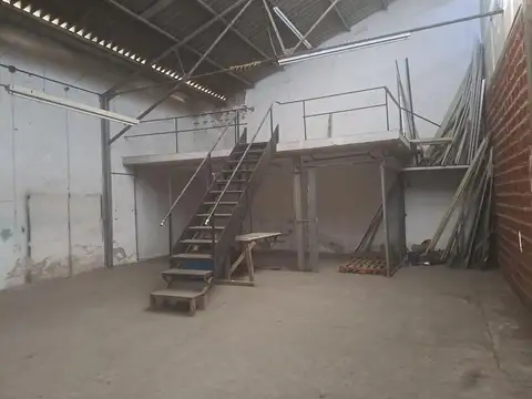 Galpon en Venta 17  mts Frente