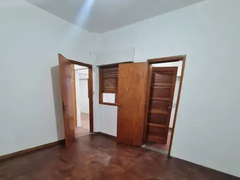 Depto Tipo Casa en Alquiler con 1 cocheras