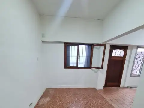 Depto Tipo Casa en Alquiler de 2 ambientes