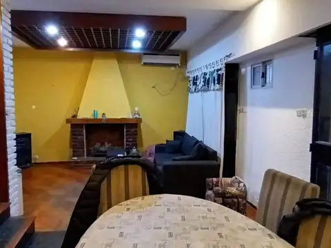 Depto Tipo Casa en Venta en Villa Sarmiento, USD 115.000
