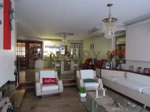 Mariano Moreno 6000, Piso 0