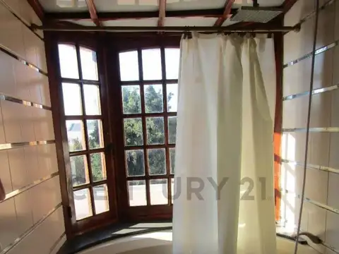 Mariano Moreno 6000 Wilde casa importante apta crédito