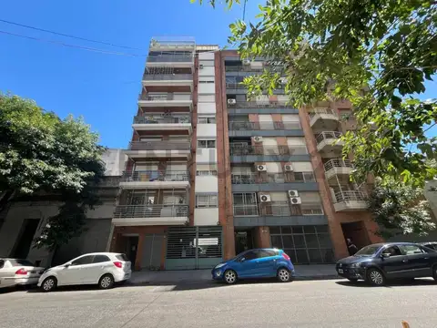 Venta Semipiso de 4 AMBIENTES - COCHERA -SUPER LUMINOSO - EXCELENTE UBICACIÓN - Almagro