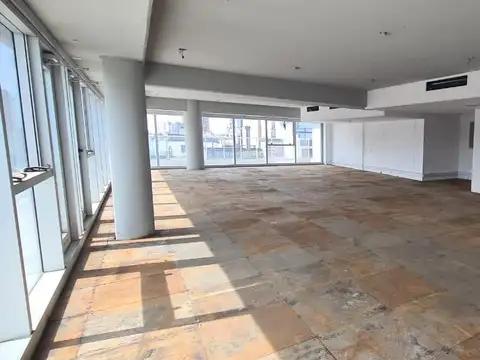 Oficina en Av. Córdoba esquina Uruguay 142  m2 y    51 de  terraza m2  a estrenar  