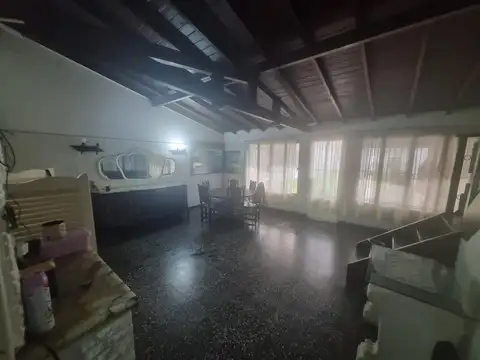 Casa con Local Comercial