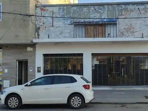 Local en Alquiler en Barrio Libertador, $ 2.400.000