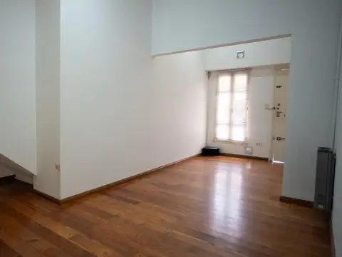 Depto Tipo Casa en Venta con 1 cocheras