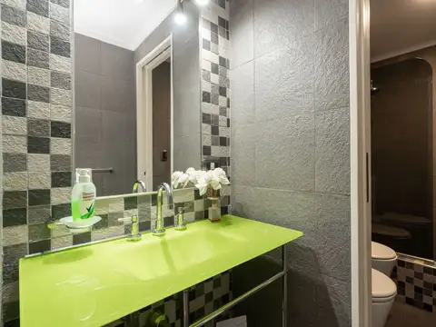 Casa 7 ambientes con 4 baños