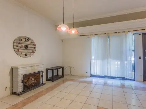 Crisologo Larralde 3000 , Piso 0