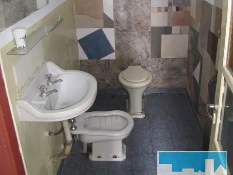 Casa 2 ambientes con 1 baño