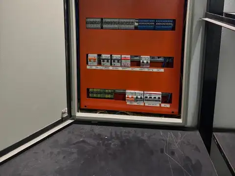 Local en Alquiler en Tribunales, $ 1.800.000