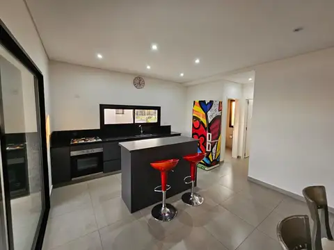 Casa en Venta con 3 cocheras