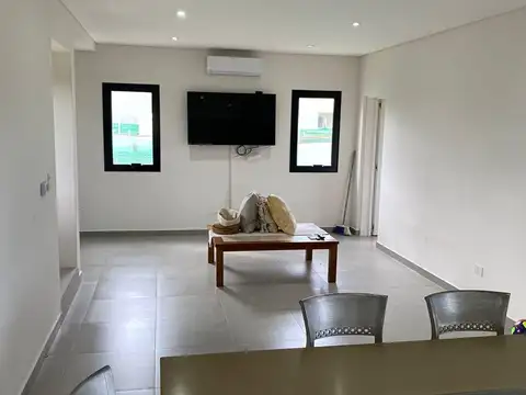 Casa en Venta en Pilar del Este - San Ramon, USD 195.000