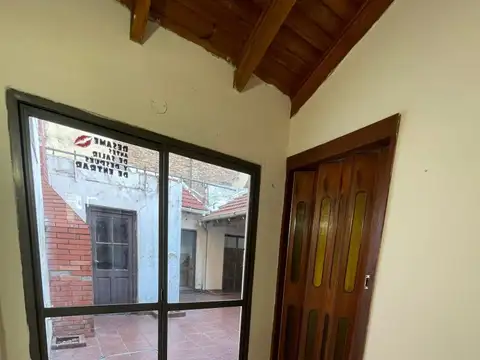 Casa 3 ambientes con 2 baños