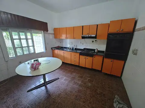 Casa en Venta en Isidro Casanova, USD 98.000