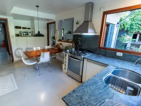 Casa en Venta en Villa Elisa, USD 250.000