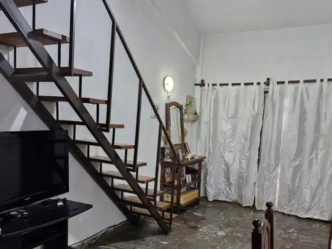 VENTA- EXCELENTE CASA EN EL CENTRO DE PILAR-IDEAL PARA DESARROLLO