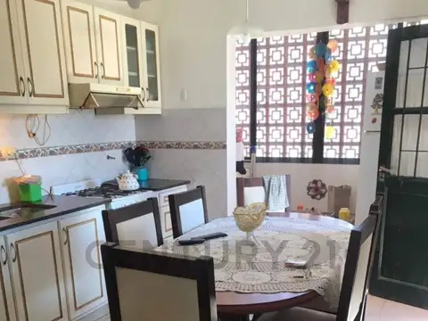 DUPLEX CUATRO AMBIENTES CON COCHERA CAISAMAR ID 22851