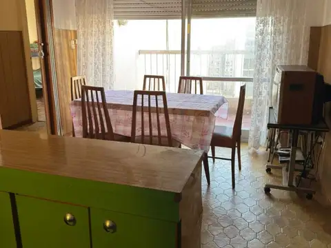 11 DE SEPTIEMBRE 3000, Piso 8