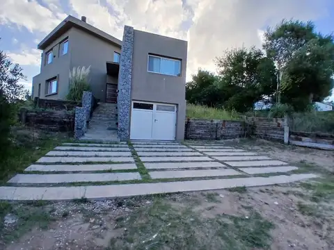 VENTA  CASA 6 AMBIENTES EN ALTURA  COCHERA  PARRILLA  LUMINOSA  COSTA ESMERALDA