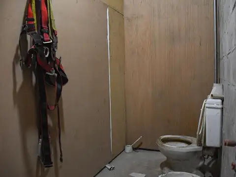 Galpon en Venta 46  mts Fondo