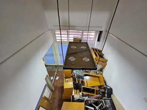 Local en Venta 64 años