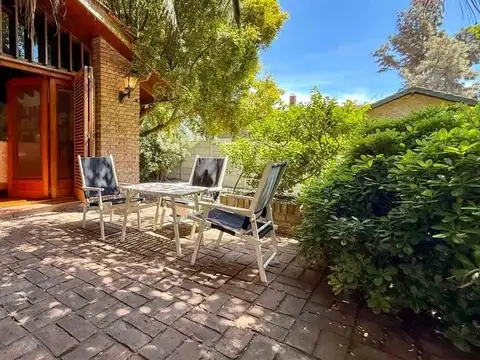 Casa 6 ambientes con 5 baños