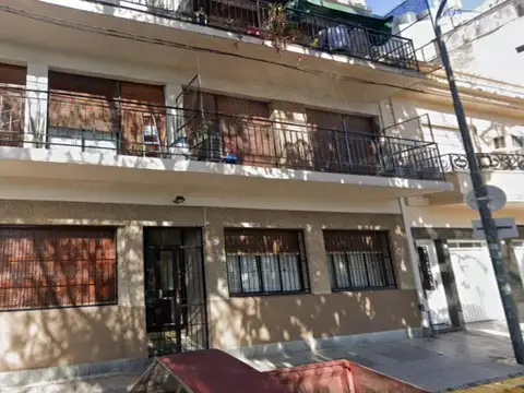 Villa Devoto 4 amb. c/balcon contrafrente 1 piso
