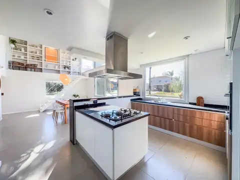 Casa en Venta con 1 cochera