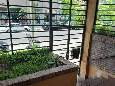 Sarmiento al 900, Muñiz.