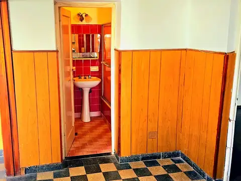 Casa 5 ambientes con 1 baño
