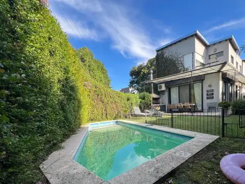 VENTA CASA 4 AMB LA CLARIDAD BECCAR CON PILETA Y GALERIA