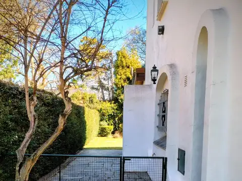 Casa 7 ambientes con 3 baños