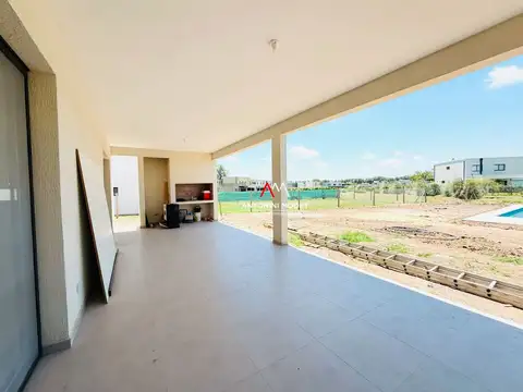 VENTA DE CASA EN SANTA ELENA - PILAR