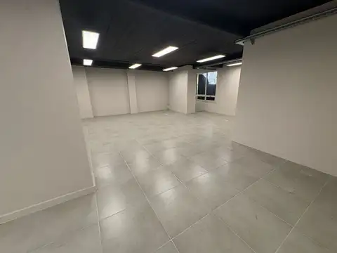 ALQUILEROFICINAS 200m2 REFACCIONADAS + 2 COCHERAS