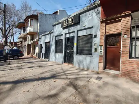 CASA MULTIFAMILIAR 2 UNIDADES + LOCAL A RECICLAR