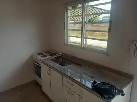 PH con cochera, valor fijo por todo el contrato, sin expensas, Ituzaingó Norte